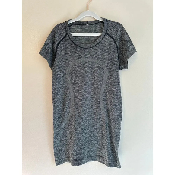 Lululemon Swiftly Tech Shirt Sleeve 2.0 Slim Fit Hip Length Black & White Size 6 - Picture 1 of 4